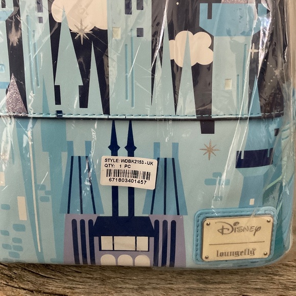 SALE!!! Loungefly Cinderella Castle Glow in the dark Disney backpack NWT main image 10